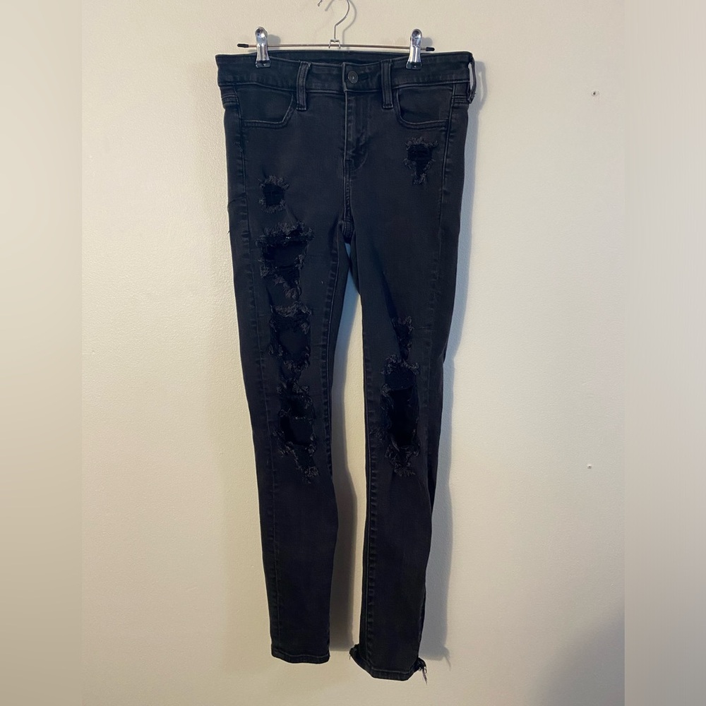 American Eagle skinny distressed dark wash jeans size 4